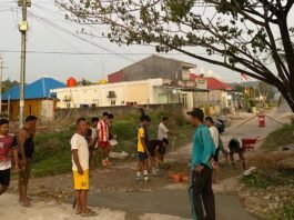 Minimalisir Kecelakaan, Warga Dusun Badadi Secara Swadaya Perbaiki Jalan Rusak