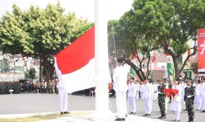 Pasukan Pengibar Bendera Pusaka (Paskibraka) saat mengibarkan bendera merah putih pada upacara peringatan HUT ke-78 Republik Indonesia. Foto: Istimewa